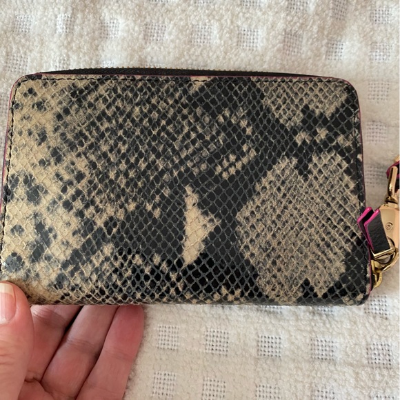 Stella&Dot python print wristlet/wallet - Picture 2 of 9
